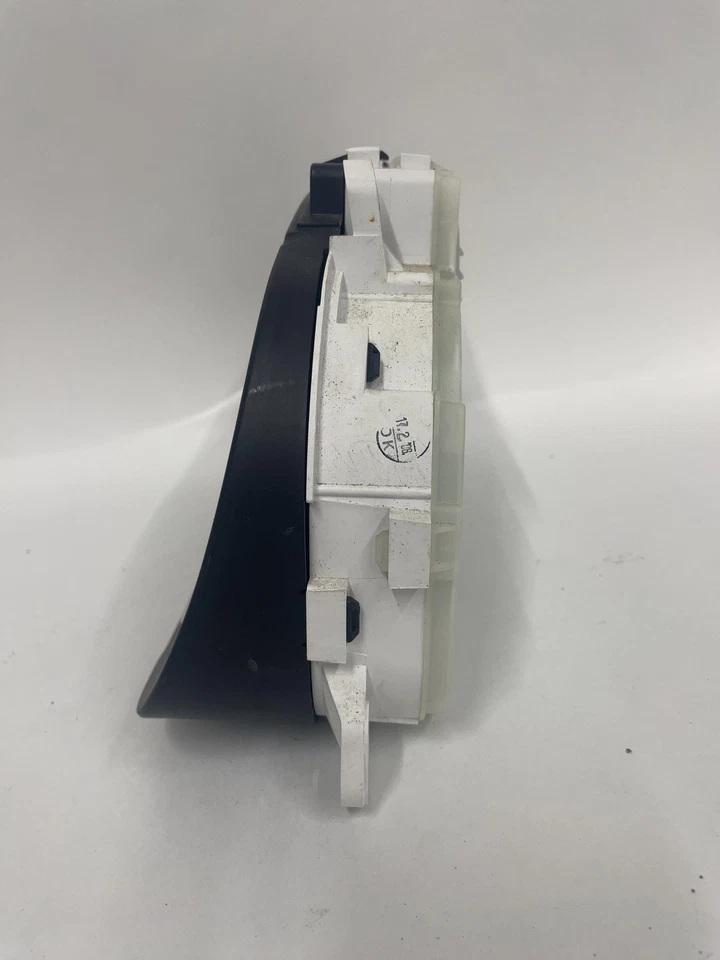 Chevrolet Cobalt 2005-06 velocímetro MPH velocímetro indicador de combustible 2,2 L sin equipamiento deportivo Foto 3 de 4