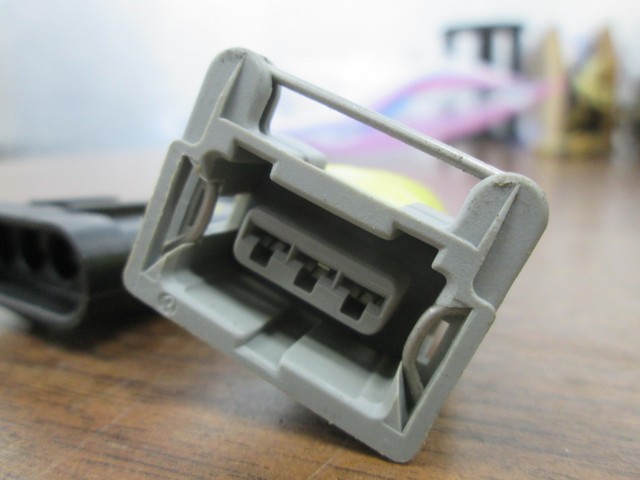 Amp 827578 opel