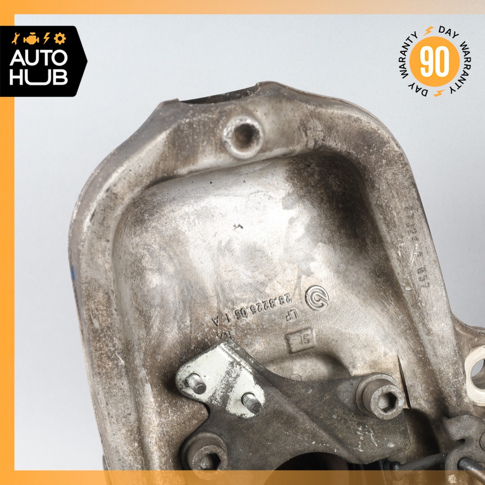 03-10 Maserati Quattroporte M139 Front Left Side Spindle Knuckle Hub OEM