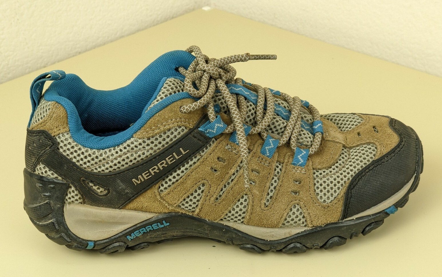 Trail Hiking Shoes J276141C Womens Size 