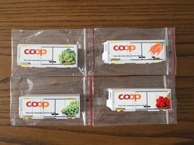 4 AWM containers from Railcare Coop (Roco, Märklin)