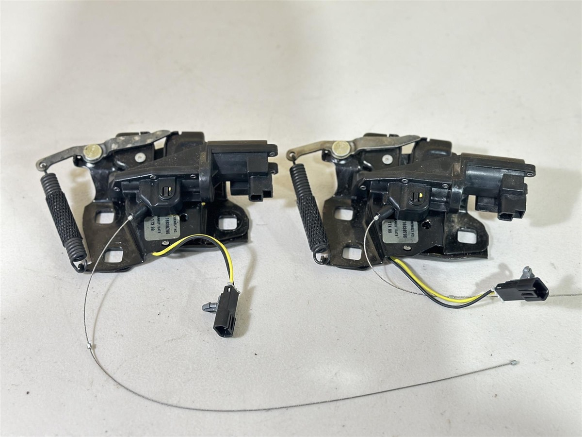 【VINCE.】 2000 Chevrolet Corvette C5 Rear Hatch Glass Release Latch