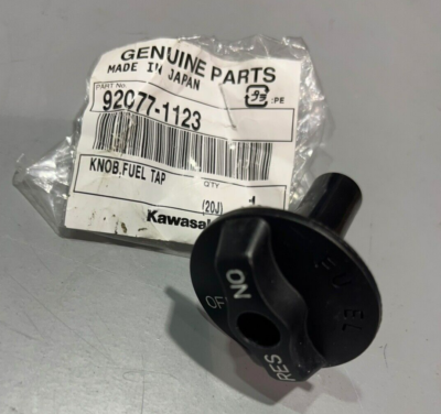 OEM GENUINE KAWASAKI ZX6R ZX9R ZZR600 PETROL FUEL TANK KNOB 92077