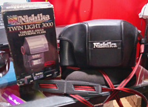 Nishika N8000 3-D 35mm Camera Black w/ Case & Twin Light 3000 Flash Complete Kit