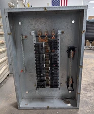 🤪 CHALLENGER MAIN LUG 30 CIRCUIT PANELBOARD