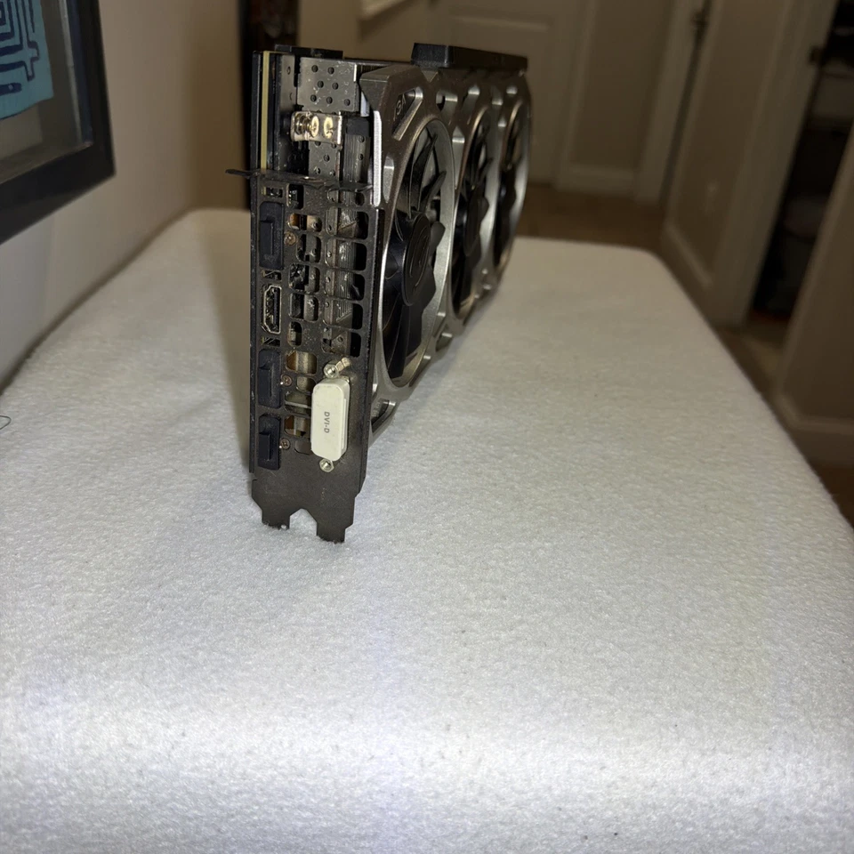 EVGA GEFORCE GTX 1080 TI 11GB GDDR5X GRAPHICS CARD 11G-P4-6694-KR - Image 4 of 4