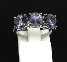 blueberry quartz ring 9ct white gold round three stone, UK L 1/2, US 6. Ex cond.
