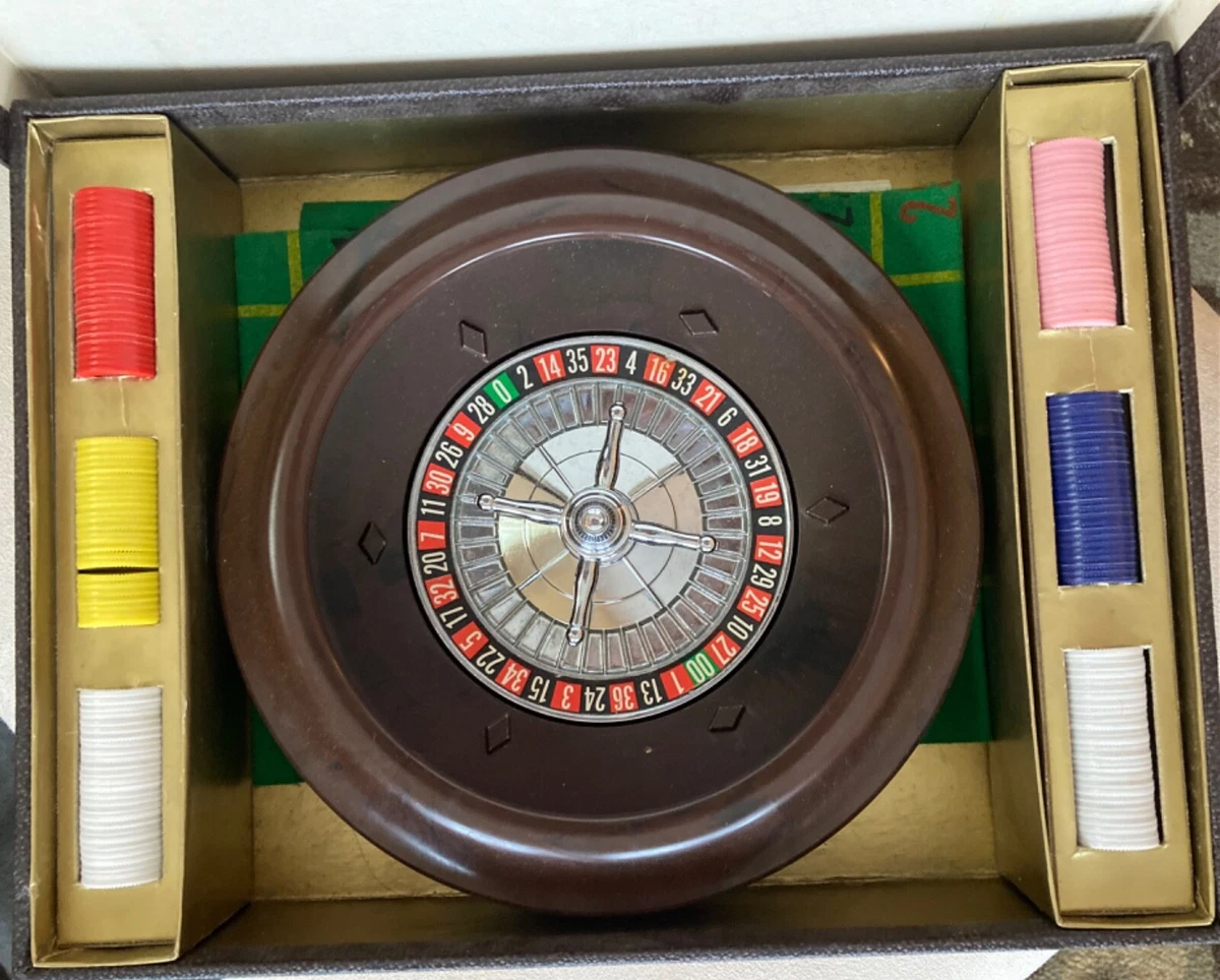 1941 ROULETTE by ES Lowe Company Original Box Made in USA 