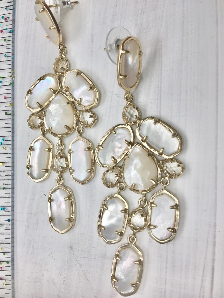 Brincos Kendra Scott KYRA madrepérola cristal tom dourado lustre pendurado - Imagem 4 de 4