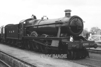 PHOTO  GWR LOCO BURTON AGNES HALL  EVEN THE WHISTLES GET A WIPE OVER ON BURTON A