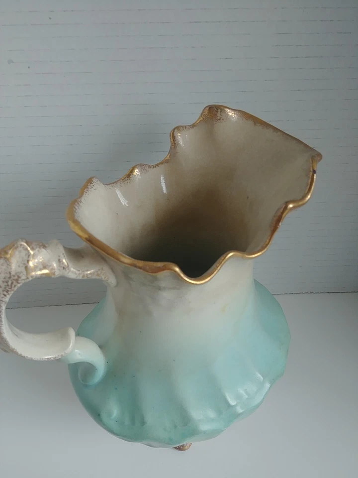 JARRA DE LECHE DE CERÁMICA ANTIGUA/DE COLECCIÓN.Vigilancia francesa porcelana en relieve adorno dorado Foto 3 de 4