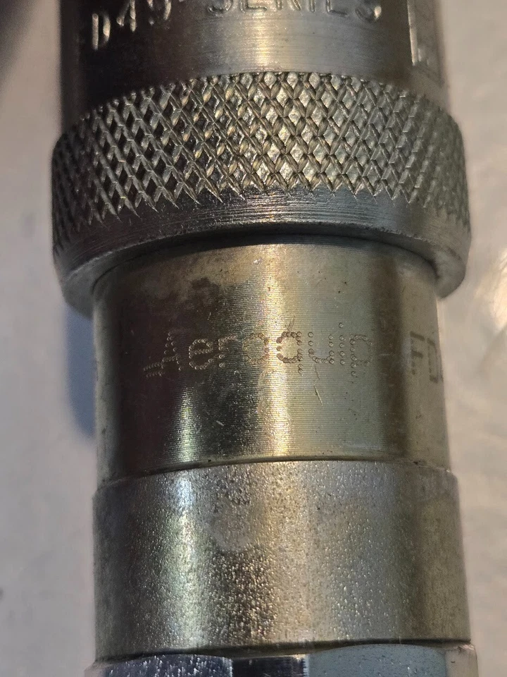 Aeroquip FD49 Series 2929 3/8" Quick Disconnect Hydraulic Valve 1/2" FNPT Ends - Image 2 of 4