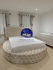 Chesterfield round Wingback ambassador Upholstered bed