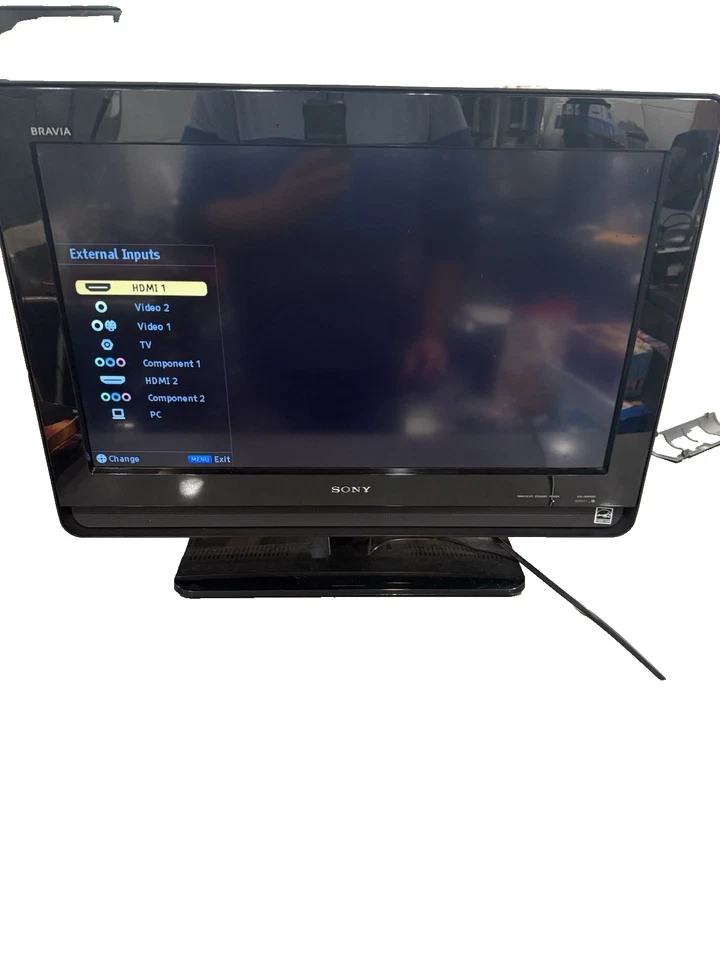 Sony Bravia KDL-26M4000 26 inch LCD TV Flat Screen Television HDMI with Remote - Image 2 of 4