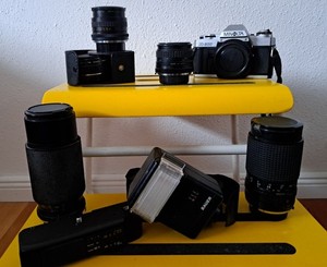 Fotoausrüstung analog Minolta X 300 Kamera Objektive Filter Stativ Motor Tasche
