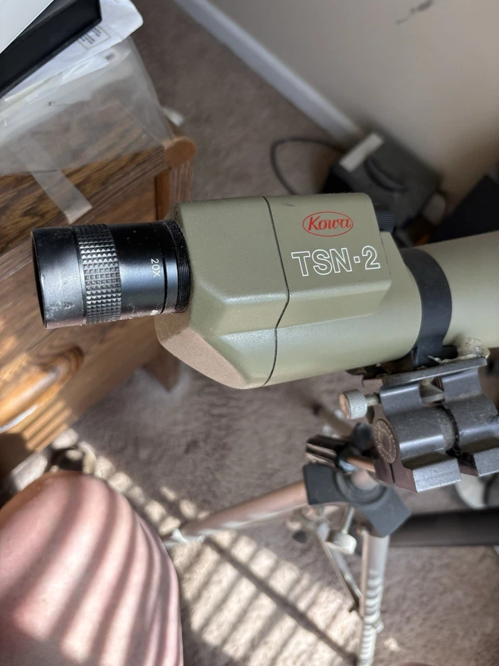 Telescopio moderno Kowa TSN-2 con lente gran angular 30X Foto 2 de 4