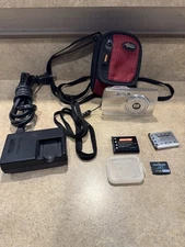 Olympus Stylus 710 7.1MP Digital Camera With Battery, Charger xD Card & Case