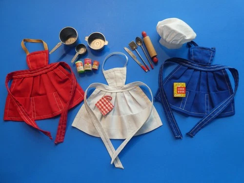Vtg Barbie PAK What's Cookin? Complete-3 Color Aprons Tools Knife+HK Accessories
