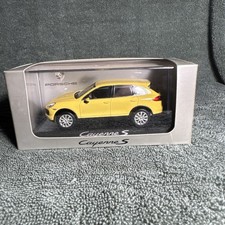 PORSCHE MINICHAMPS OFFICIAL DEALER CAYENNE S SAND YELLOW 1:43  NEW 2012