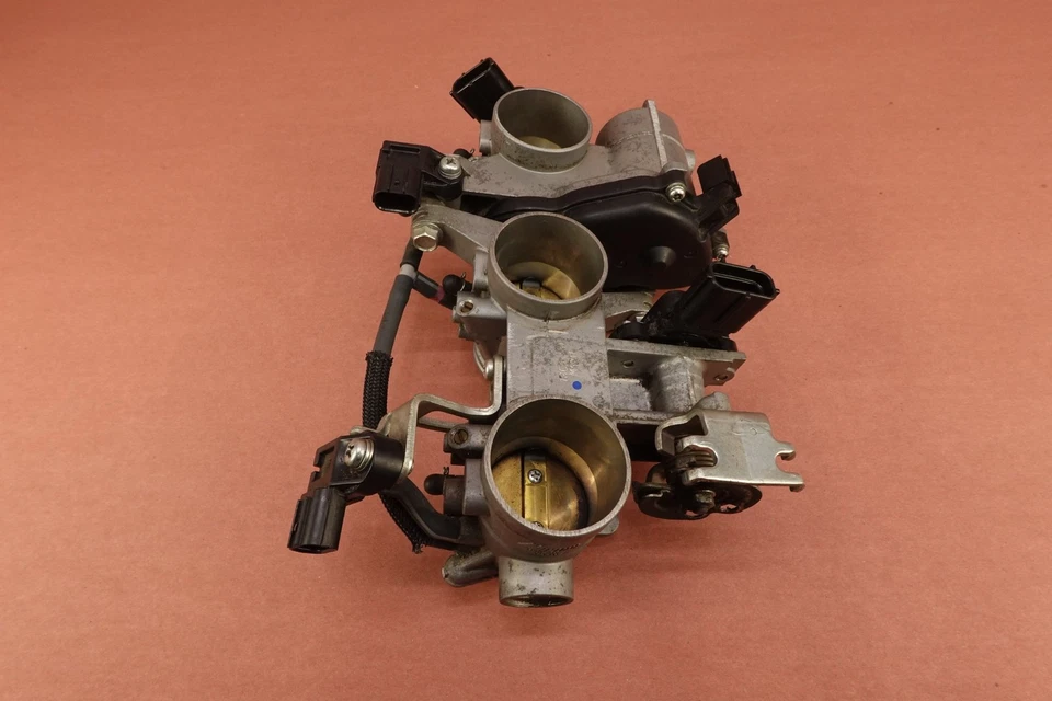 Yamaha FJ09 FJ 09 2015 15-16 inyectores de combustible principales/cuerpos del acelerador Foto 4 de 4