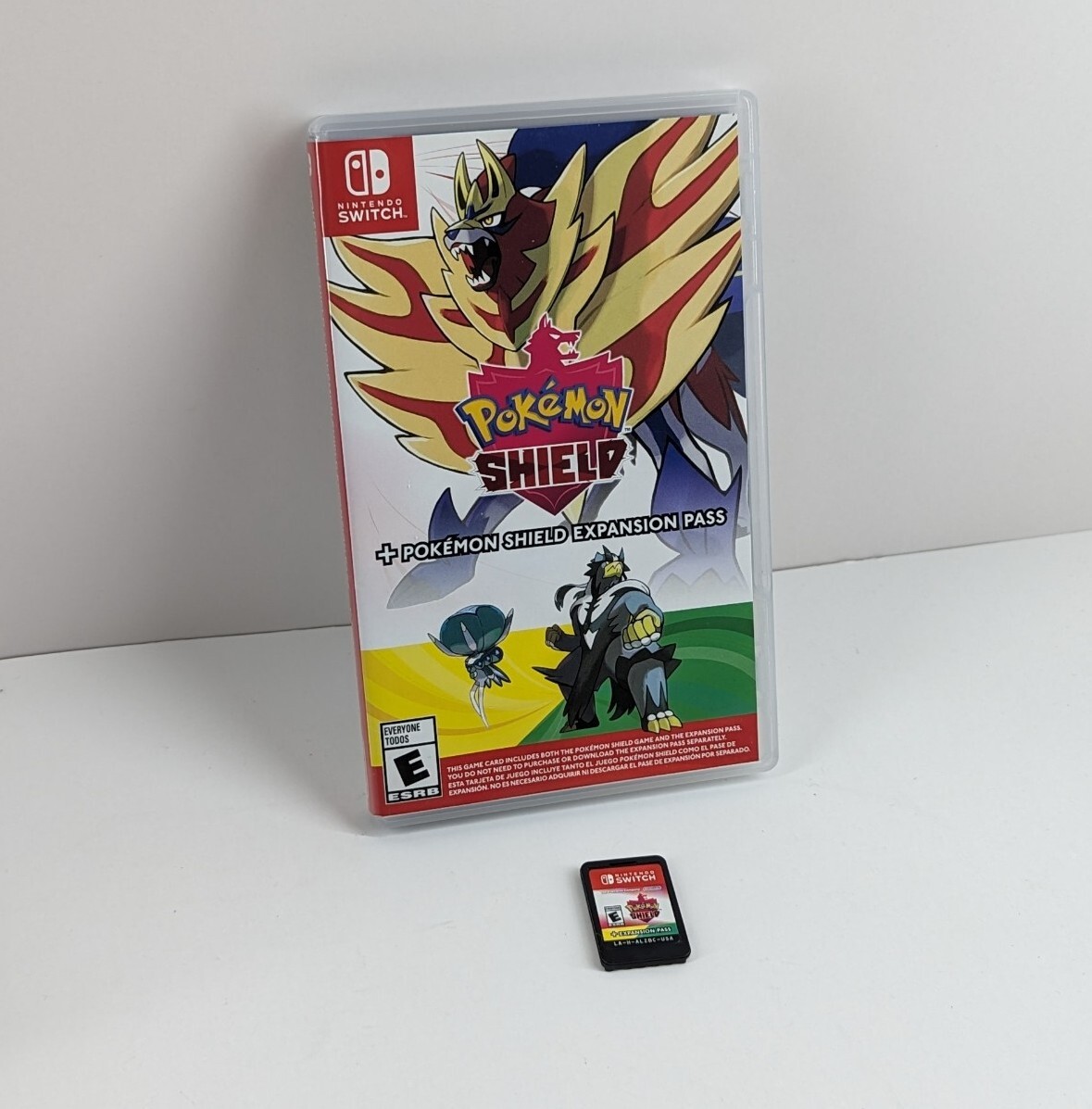 Pokemon Shield Plus Expansion Pass Nintendo Switch w/Case & Artwork