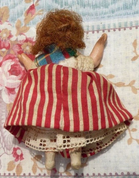 ADORABLE POUPÉE TOUT-PETIT PERSONNAGE EN BISCUIT FRANÇAIS 23 antique