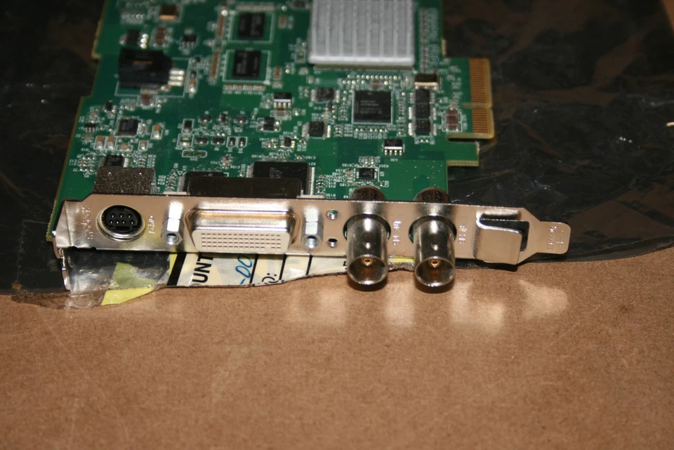 Matrox Y7316-03 M066330 REV.A Graphics Card SDI and S-video capture card - Image 3 of 4