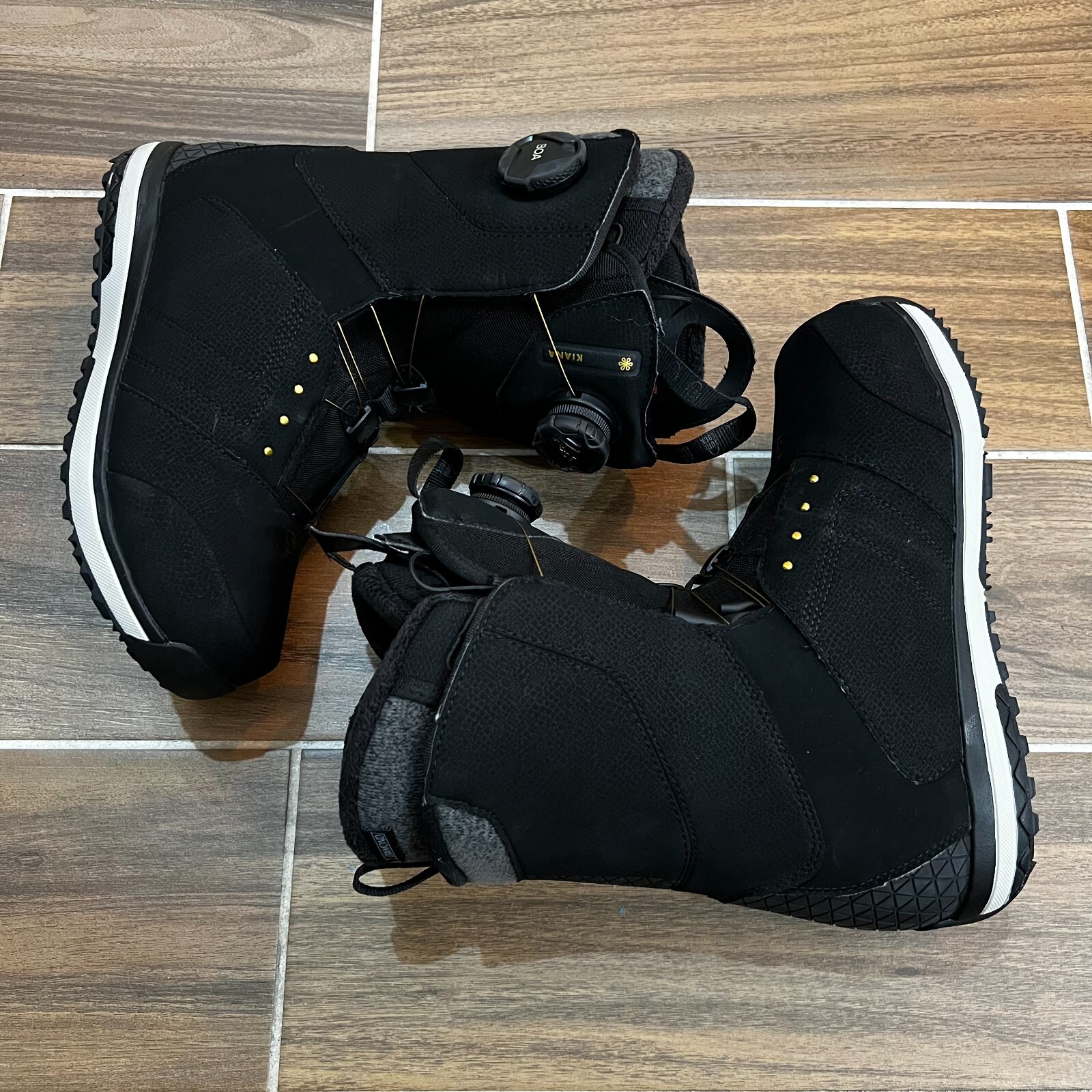 Stivali da snowboard Salomon Kiana Focus Boa da donna neri taglia US 8 5 senza lacci