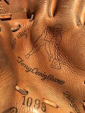 Rawlings 1099 Tony Conigliaro 12" Baseball Glove Right Hand Throw Boston Red Sox Rawlings 1099 Tony Conigliaro 12" Baseball Glove Right Hand Throw Boston Red Sox
