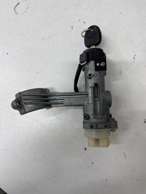 Hyundai Getz 2005 Essence Verrouillage de commutateur d'allumage RRB36102 - Photo 1/3