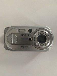 Samsung Digimax A7 Compact Digital Camera Silver & Cable/instructions/CD Rom