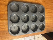 Chicago Metallic Cupcake Surprise Pan, 12 Cup Capacity, Nonstick