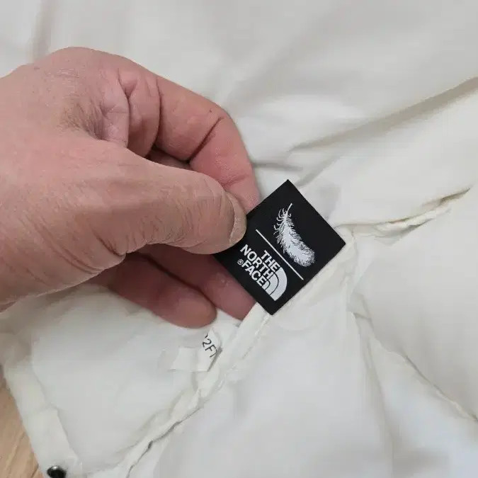 The North Face Eco Nupsi 85 Women's Puffer Jacket Light Used thumbnail 4