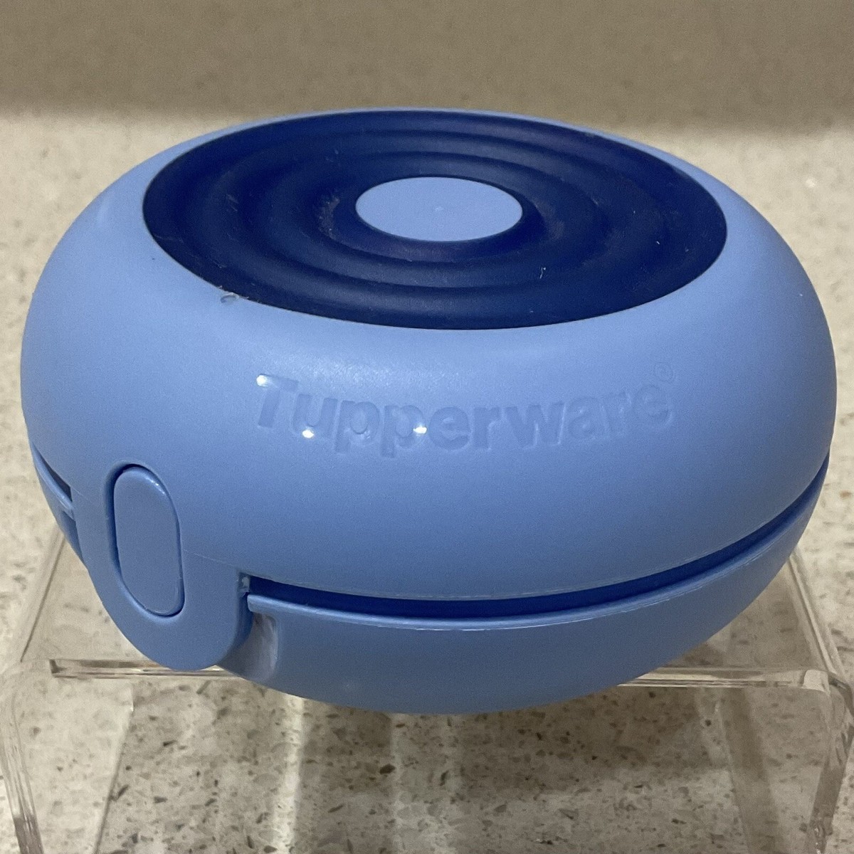 Vintage Tupperware 5590A-6 Stuffables Round Blue Hinged Lid