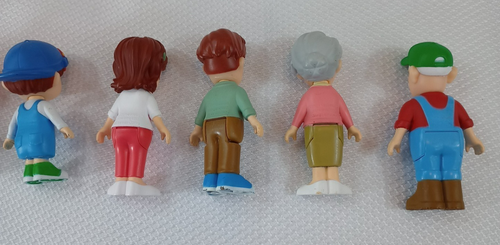 CoComelon Musical Yellow School Bus Plays Wheels on the Bus & 9 Figures + Car - Bild 17 von 21