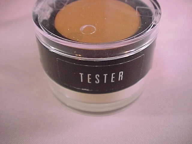 Corrector cremoso Bobbie Brown y probador de polvo suelto/muestra Foto 2 de 4