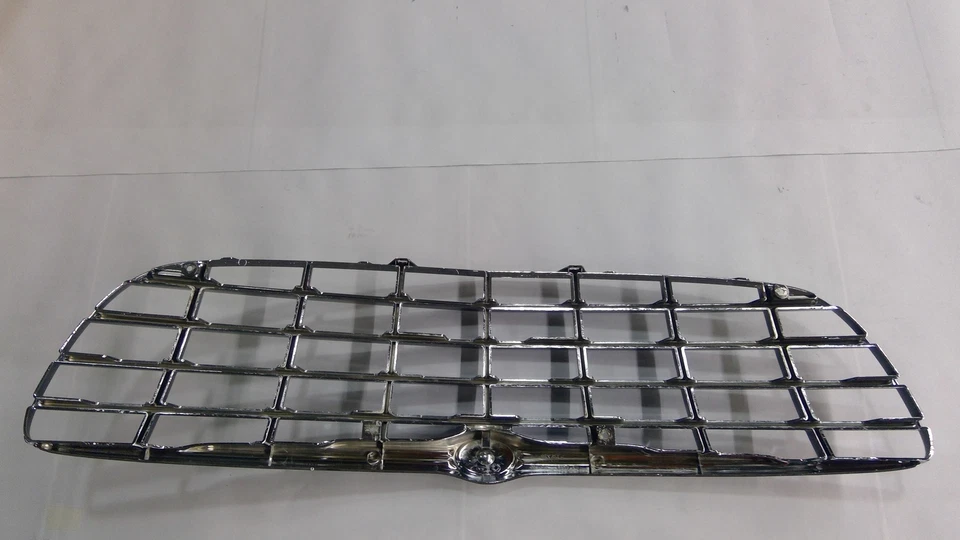 SE ADAPTA A * 03-05 CHRYSLER SEBRING PARRILLA DE PARACHOQUES DELANTERO MN133273 - NUEVO OEM Foto 3 de 3