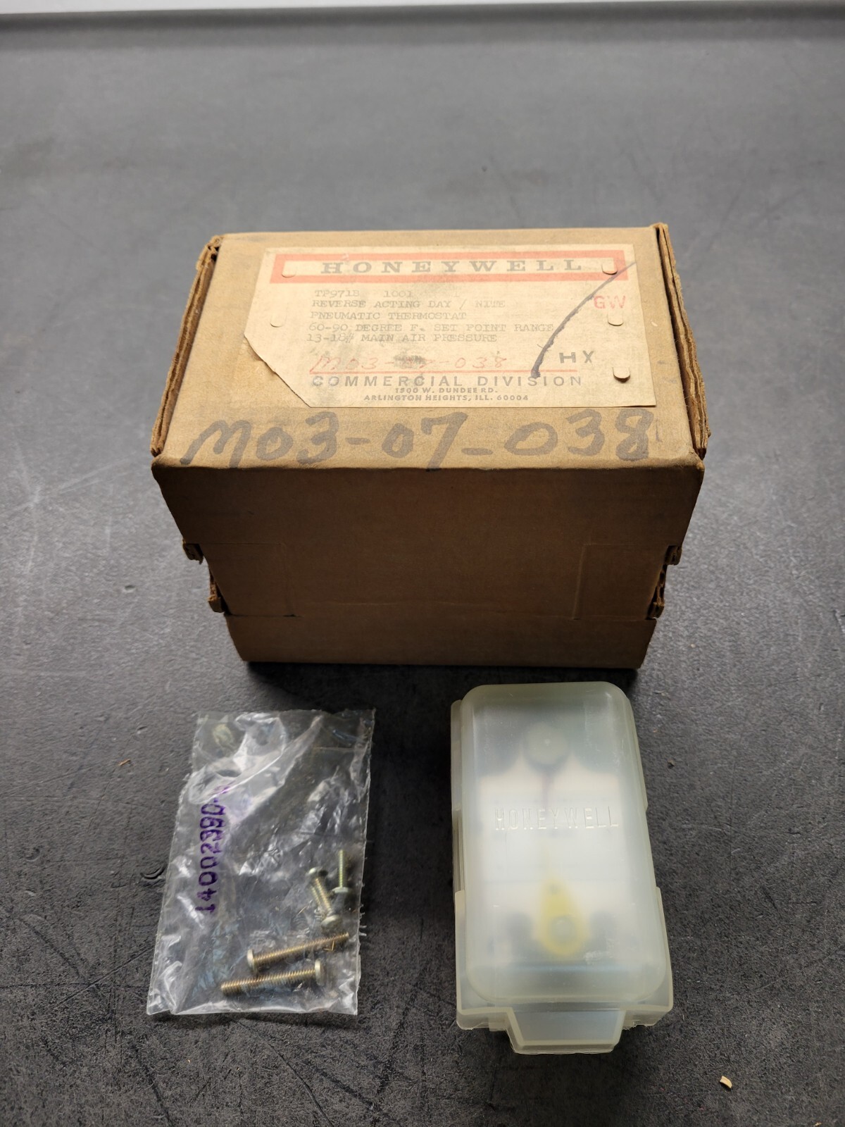 Honeywell TP971B 1001 Pneumatic Thermostat.
