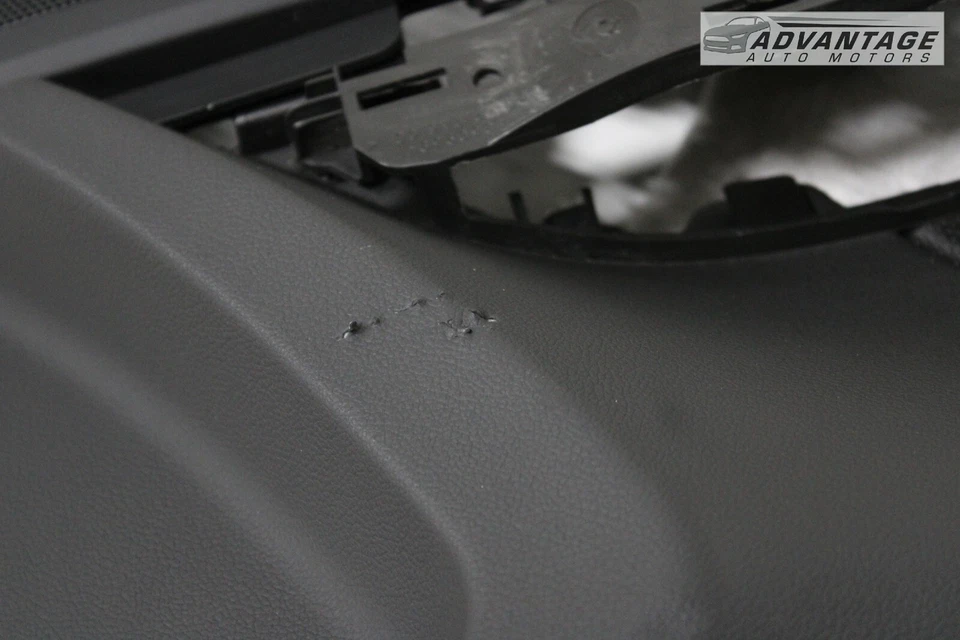 Cadillac XTS 2015-2017 panel de moldura de puerta del lado del conductor delantero izquierdo negro OEM Foto 4 de 4