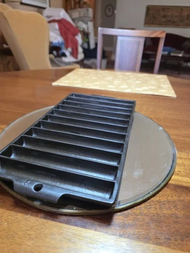 Perfectly Restored Vintage Griswold Erie # 954 B Cast Iron Corn Bread Pan