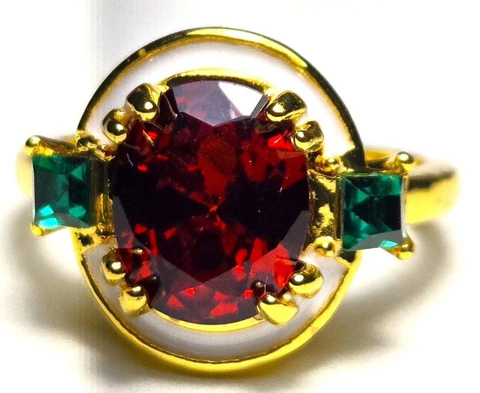 Vintage Art Deco Style Oval Lab Created Garnet & Emerald with White Enamel Ring - Image 4 of 4