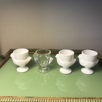 4 Vintage Eierbecher weiß Milchglas Huhn Henne Vogel Luminarc Arcoroc Frankreich