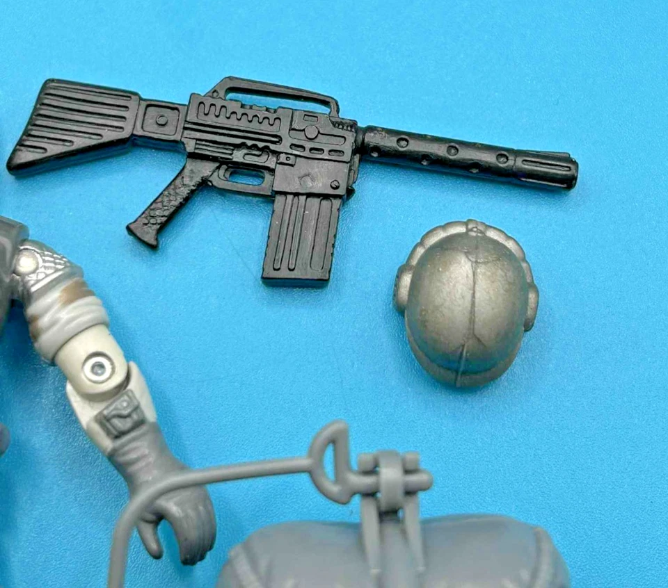 HASBRO 1990 GI JOE SKY PATROL AIRBORNE V2 C9 99% COMPLETE ACTION FIGURE NO CHUTE - Image 3 of 4