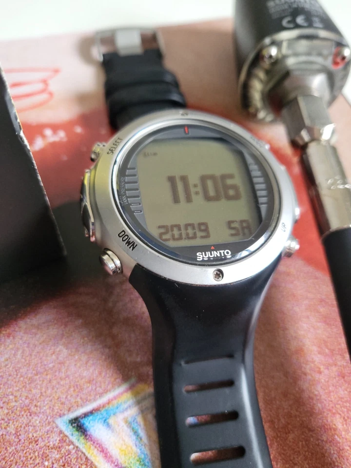 Sunnto D6i Novo Stone Tauchcomputer mit integriertem Luftsender - Bild 2 von 4