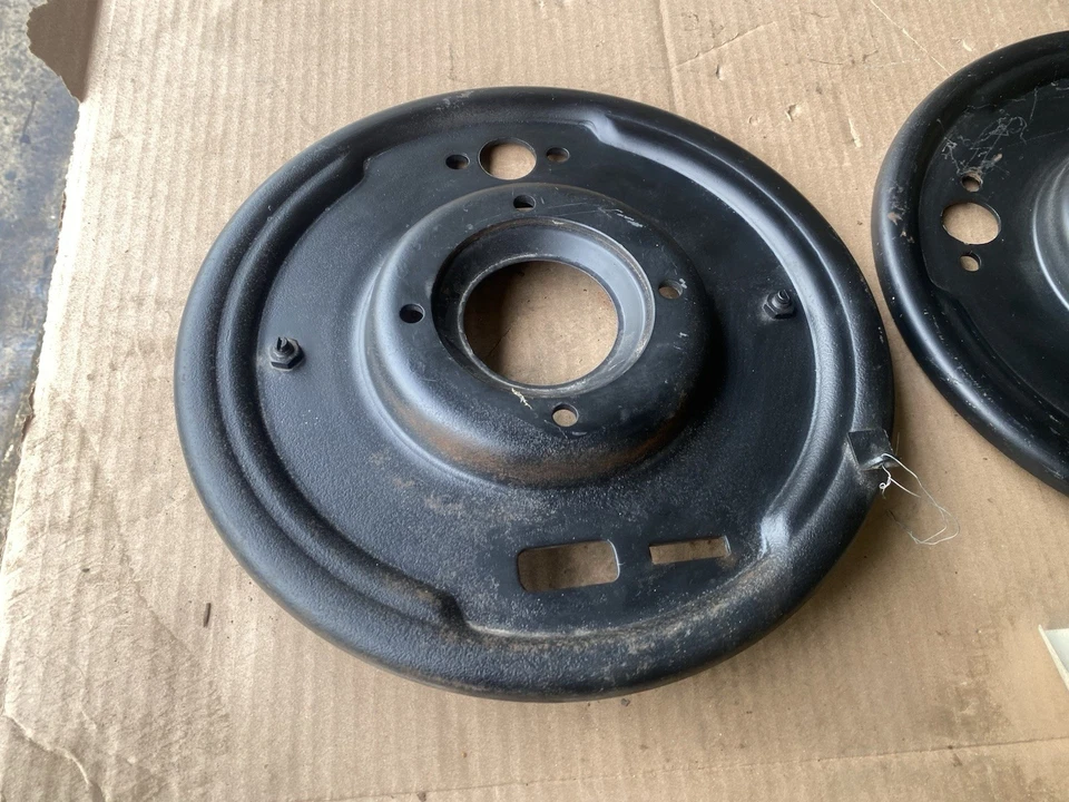 AUSTIN HEALEY BN1 - BJ8 EJE HIPOIDE RH & LH JUEGO DE PLACA DE RESPALDO TRASERO (2) OEM Foto 2 de 4