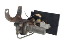 1988-1994 Chevy K2500 3500 C2500 Pickup Truck Brake Proportioning Valve Module 1988-1994 Chevy K2500 3500 C2500 Pickup Truck Brake Proportioning Valve Module