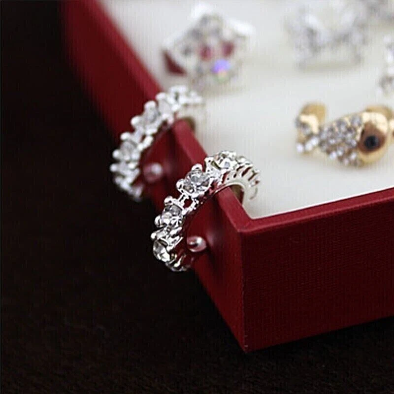 Pendiente redondo de oro blanco de 14 k con brazalete de diamantes creado en laboratorio de 1,20 quilates para mujer Foto 4 de 4