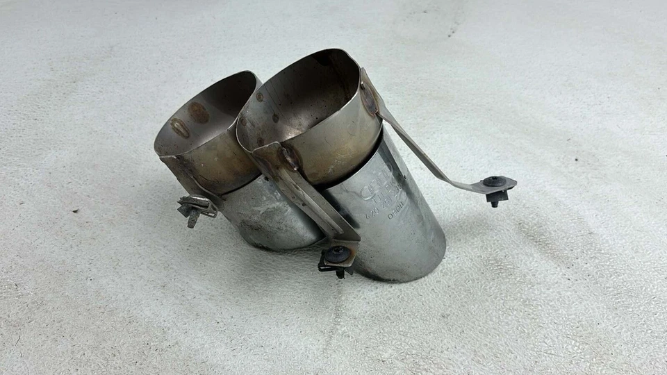 Audi R8 2009-2015 4,2 L cupé derecho tubo de escape cubierta cromada OEM 420251238 Foto 2 de 4