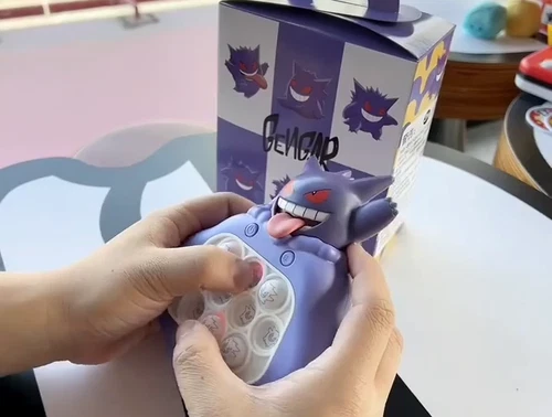 KFC Día del Niño Moda Personajes Juguetes Pikachu Psyduck Nuevo En Caja 2024 - Imagen 13 de 20