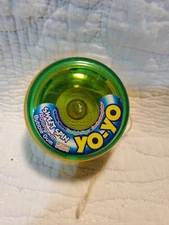 Vintage 2002 Au’Some Candies YO-YO SWEET SPIN Bubble Gum Container GREEN
